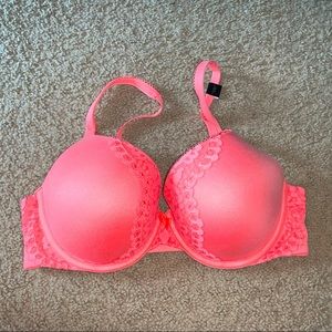 Victoria Secrets - Body by Victoria 36D